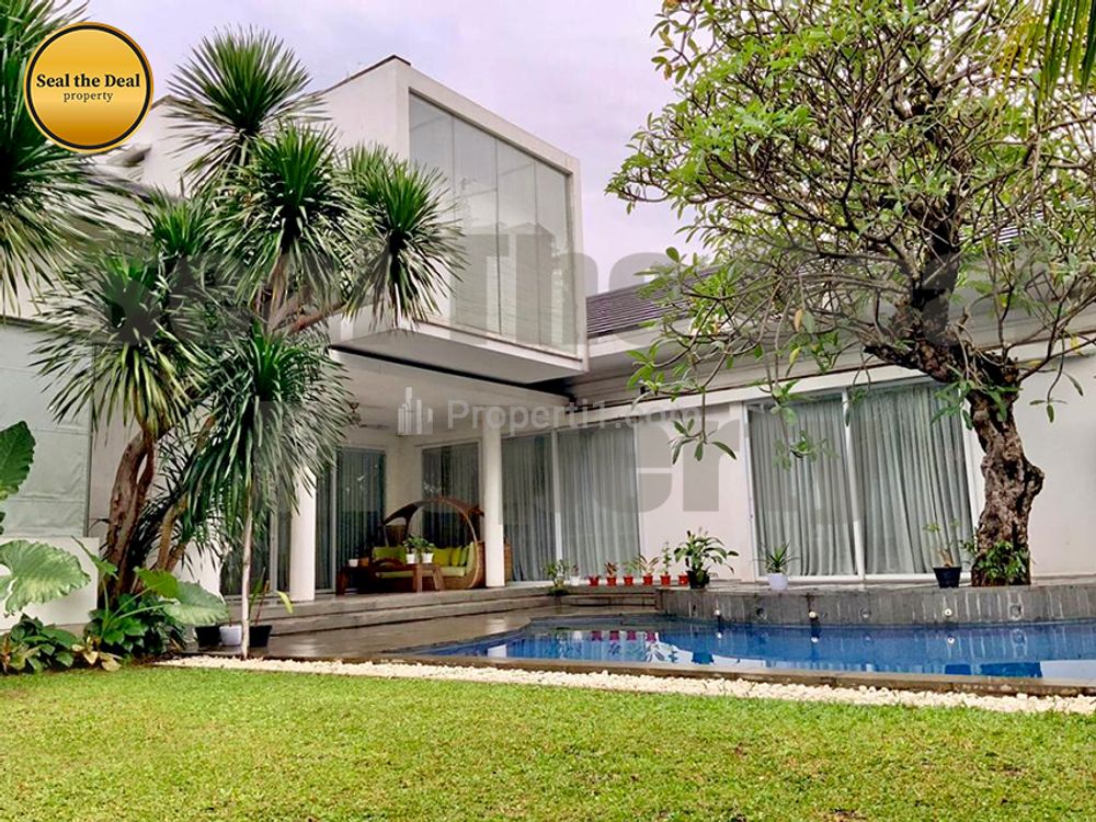 Rumah Dijual Ada Kolam Renang di Daerah Ampera/Cilandak/Cipete Jakarta Selatan STD481