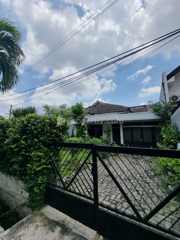 Jual Rumah Hitung Tanah di Panjang Jiwo Permai Surabaya