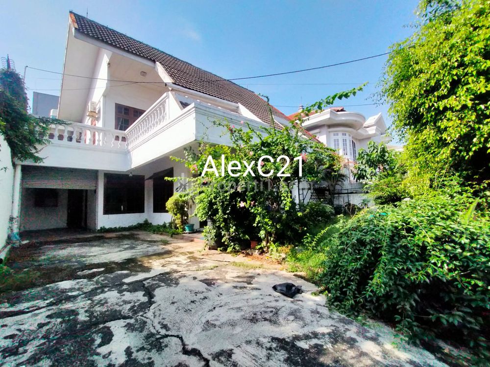 Dijual atau Disewakan Rumah Siap Huni (Bisa untuk Kantor) di Area Cipete, Cilandak Barat, Jakarta Selatan