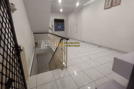 Jual Rumah Fully Furnished di Daerah Pusat Kota Jalan Letkol Martinus Lubis (Pusat Kota) Medan