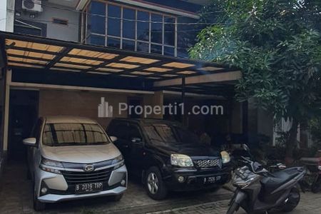 Dijual Rumah Cantik di Tengah Kota Jakarta Timur