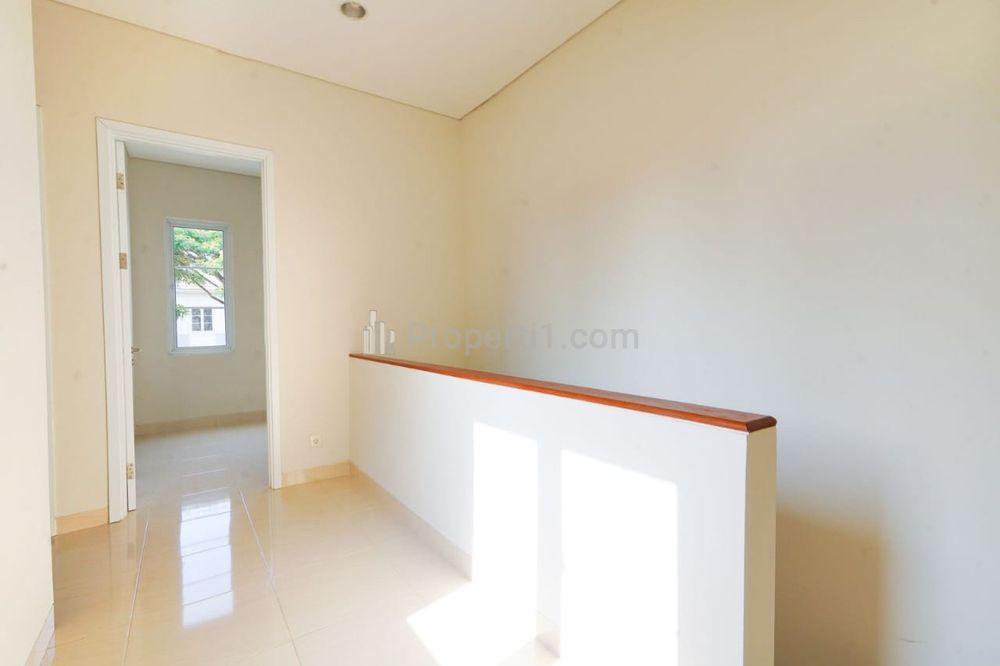 Dijual Rumah 2 Lantai Siap Huni 3 Kamar Tidur di Vanya Park BSD City Tangsel