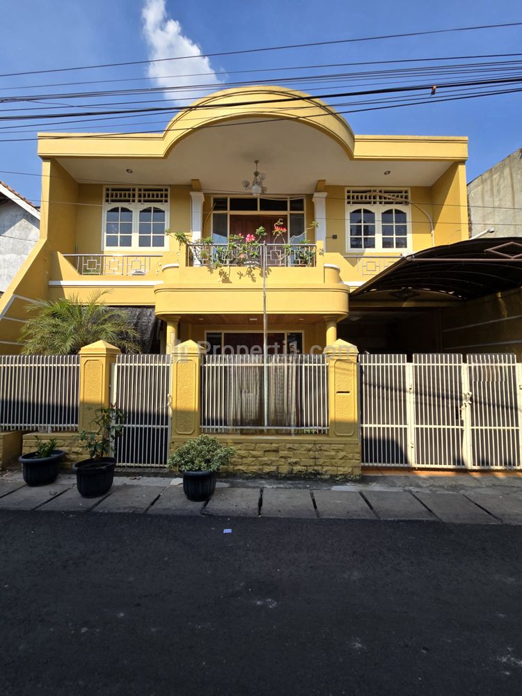 Tampak depan 