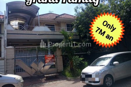 Dijual Rumah di Graha Family Surabaya, Harga Termurah di Kelasnya