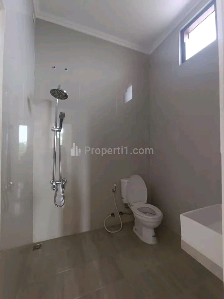 Dijual Rumah dalam Cluster 2 Lantai di Jln. Sadar Raya Ciganjur Jagakarsa Jakarta Selatan