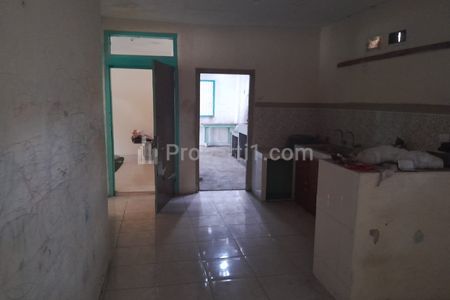 Dapur bersih menuju kamar utama dan area cuci