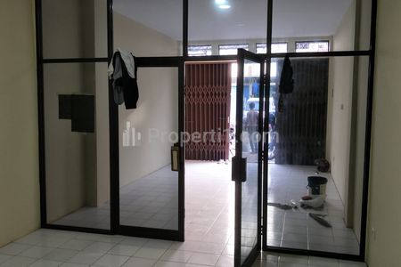 Dijual Ruko di Taman Palem Lestari, Cengkareng, Jakarta Barat - 3,5 Lantai