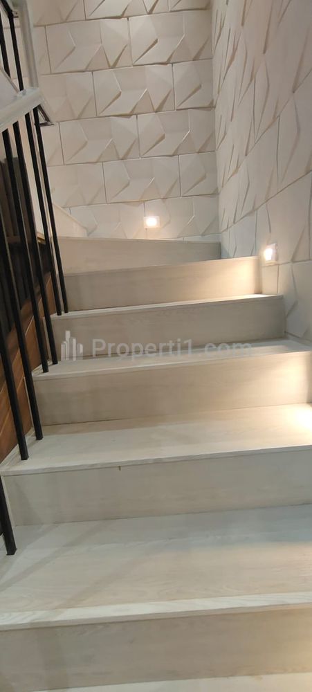 Dijual Rumah 3 Lantai 7x15 Konsep Home Resort di Jakarta Timur Dekat AEON Mall dan IKEA