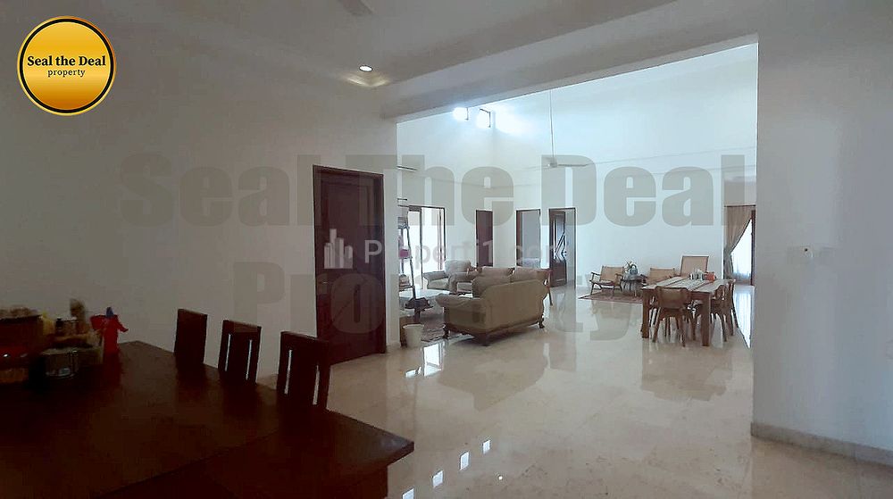 Disewakan Compound House di Kemang Jakarta Selatan STD219