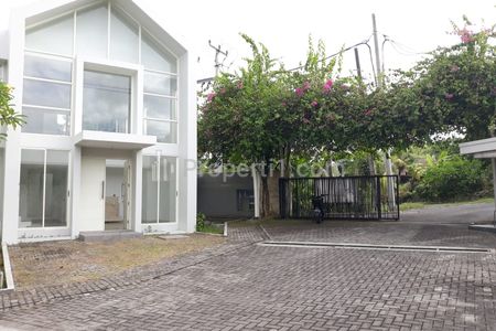 Dijual Rumah Semi Villa  2 Lantai di Uluwatu, Badung, Bali, Siap Huni Dekat Area Wisata