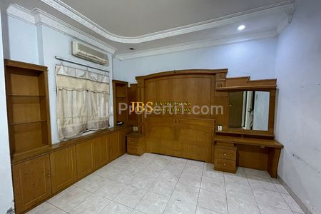 Dijual/Disewakan Rumah 1.5 Tingkat Siap Huni di Komplek Cemara Asri Jalan Pisang - Medan