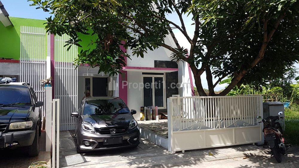 Jual Rumah Bagus Baru Renovasi di Green Taman Sari Surabaya