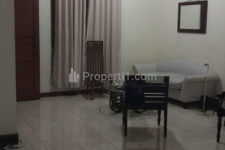 Dijual Rumah di Dukuh Atas, Menteng, Jakarta Pusat 2.5 Lantai Nego