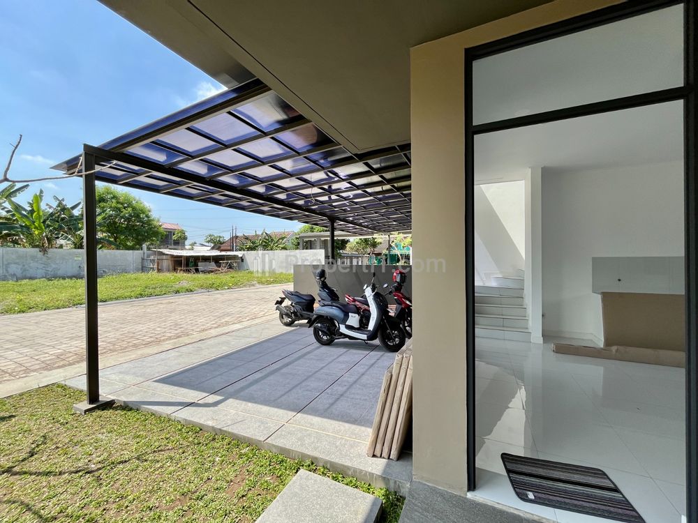 Dijual Rumah Baru Modern 2 Lantai Dalam Perum di Jl. Palagan Km. 7 Sleman, Yogyakarta