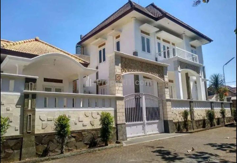 Jual Rumah Dua Lantai di Perum Villa Bukit Mas Kota Batu