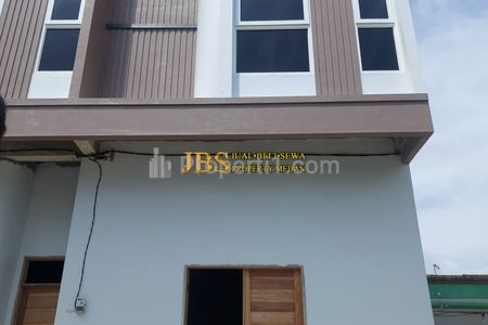 Dijual Rumah 2,5 Tingkat di Jalan Tangguk Bongkar 1 (Seberang Chloe W Villa) - Medan