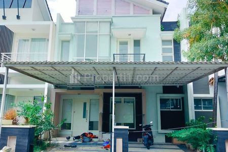 Rumah Dijual di Imperial Golf Pakuwon Indah Surabaya Barat Minimalis Siap Huni