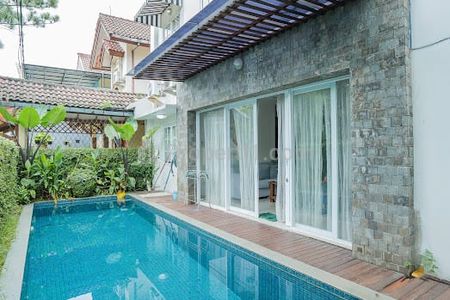 Dijual Rumah di Area Perumahan Depok Maharaja Ada Swimming Pool