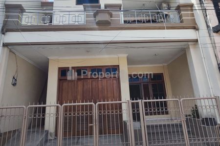 Jual Rumah dan Tempat Usaha di Bratang Ngagelrejo Surabaya