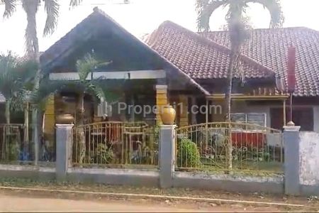 Rumah Dijual Cocok untuk Usaha di Pancoran Mas, 4 Menit dari Pintu Tol Sawangan, Depok