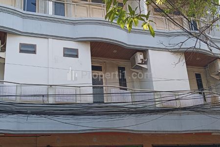 Lokasi Strategis 