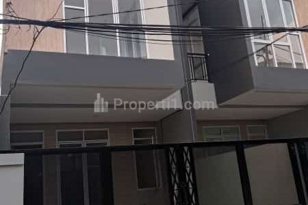 Dijual Cepat Rumah Baru Siap Huni, 3 Lantai di Duri Kepa Jakarta Barat