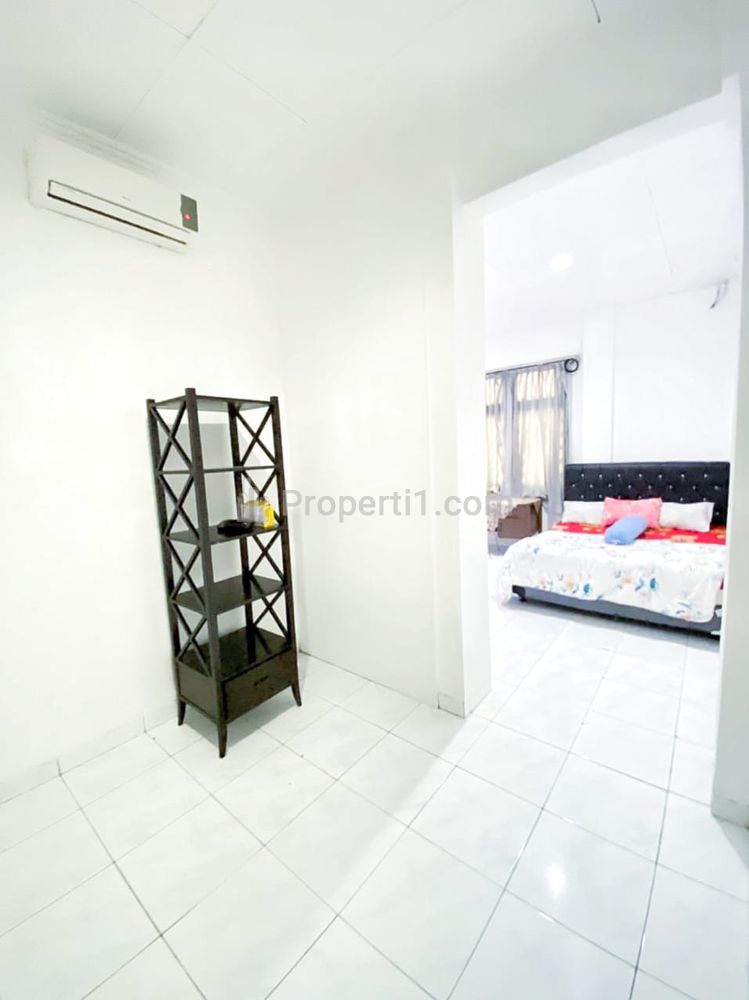Sewa Kost Griya Asri, Kamar Luas Banget, Tempat Tidur Ukuran 180 X 200, Grogol, Jakarta Barat