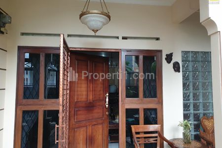 Dijual Cepat Rumah Besar Asri dan Nyaman Dalam Komplek Kawaluyaan Soekarno Hatta Bandung