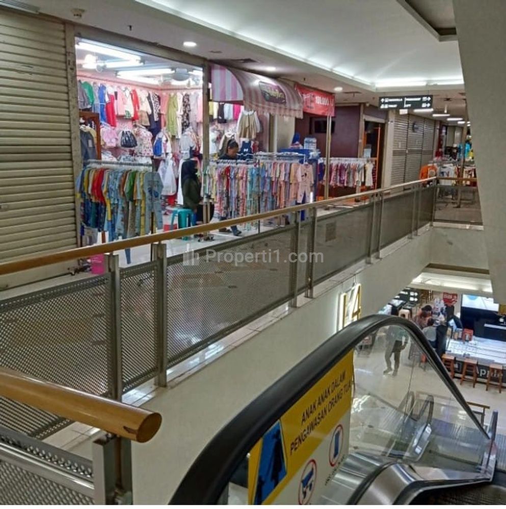 Dijual Cepat Kios ITC Kuningan Lantai 4 Depan Eskalator