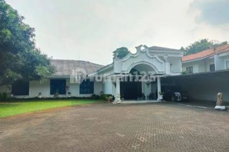 Jual Rumah Besar Luas di Kemang, Bebas Banjir, 70 Meter dari Raya Kemang, Dekat Antasari, Prapanca, Raya Buncit, Kec Mampang Prapatan, Jakarta Selatan