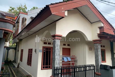 Jual BU Cepat 2 Rumah Cantik Siap Huni + 2 Kontrakan di Bambu Apus, Cipayung, Jakarta Timur