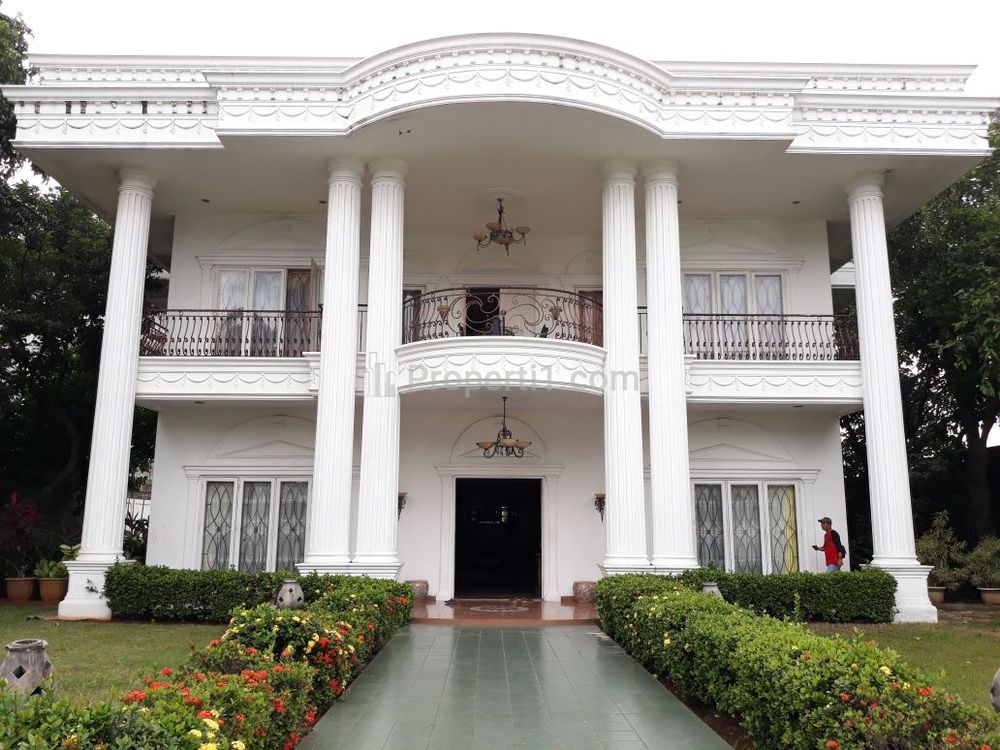 Jual Rumah Mewah Besar Murah di Jalan Sirsak Raya, Kolam Renang, Dekat Kahfi II, Lenteng Agung, UI, Kec. Jagakarsa, Jakarta Selatan