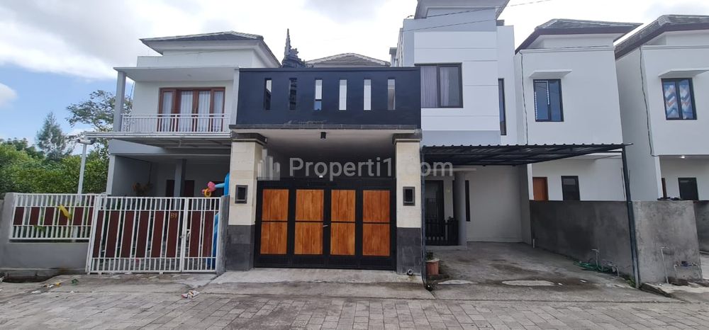 Dijual Rumah 2 Lantai 2 KT  di Jimbaran Badung Bali Lokasi Strategis