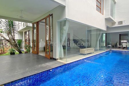 Disewakan Compound House di Kemang Jakarta Selatan STD443