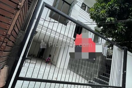 Jual Rumah Baru di Pondok Indah Harga 6 M an, Akses Dua Mobil, Belakang PIM, Dekat Metro Alam, Kec. Kebayoran Lama, Jakarta Selatan