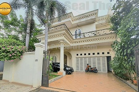 Disewakan Rumah Dua Lantai di Kemang Jakarta Selatan STD289