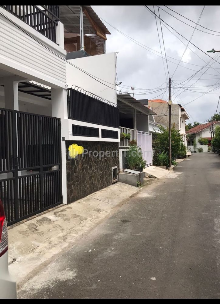 Jual Rumah Siap Huni Rawamangun, Akses Dua Mobil, Kawasan Tenang, Dekat Pramuka, Panjaitan, Kayu Putih, Kec Pulo Gadung, Jakarta Timur