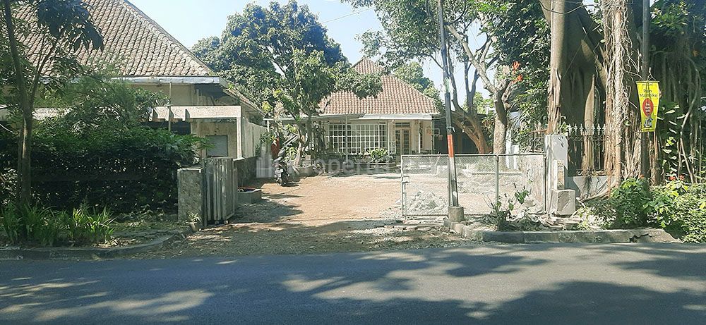 Dijual Rumah Belanda Hitung Tanah untuk Komersial di Jalan Aceh Bandung