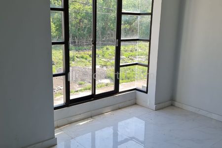 Dijual Rumah 2 Lantai Jimbaran Badung Bali - 3 Kamar Tidur Siap Huni