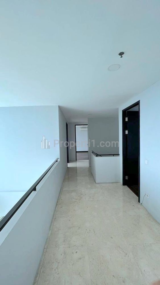 Dijual Apartemen Satu 8 Residence Kedoya 2 Lantai Kosongan Luas 150 m2