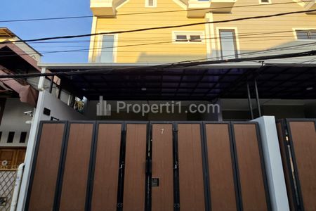 Jual Rumah Baru Non Komplek Semi Furnished di Utan Kayu Matraman Jakarta Timur