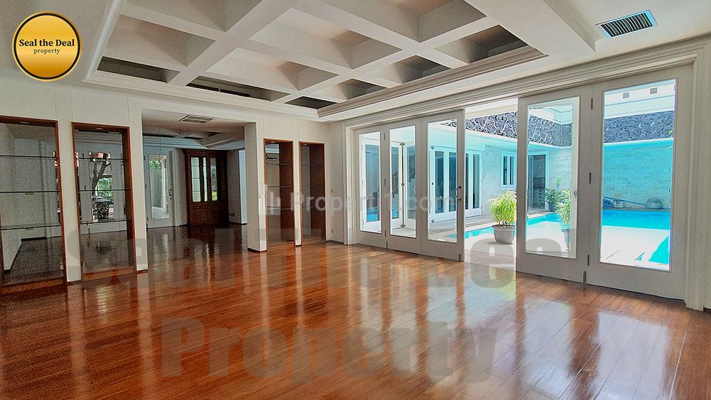Disewakan Rumah di Kebayoran Baru Jakarta Selatan STD335