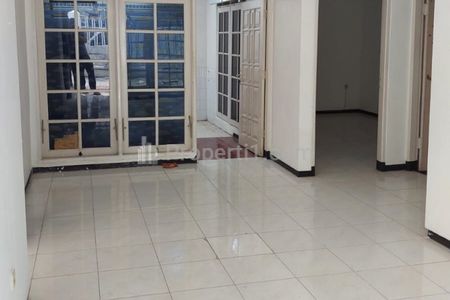 Dijual Rumah di  Dharmahusada Indah Utara, Surabaya Timur, SHM - ID 475