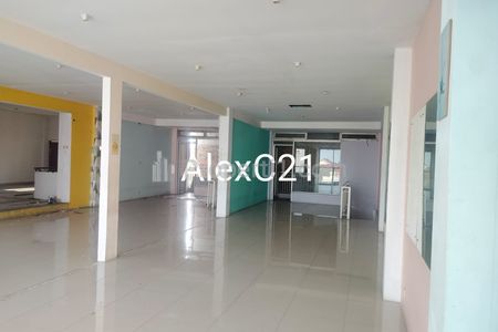 Disewakan/Dijual Ruko Gandeng 4 Unit Connecting di Cireundeu, Ciputat Timur, Tangerang Selatan