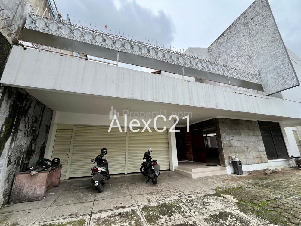 Dijual Rumah Lama di Dharmawangsa, Cipete Utara, Kebayoran Baru, Jakarta Selatan