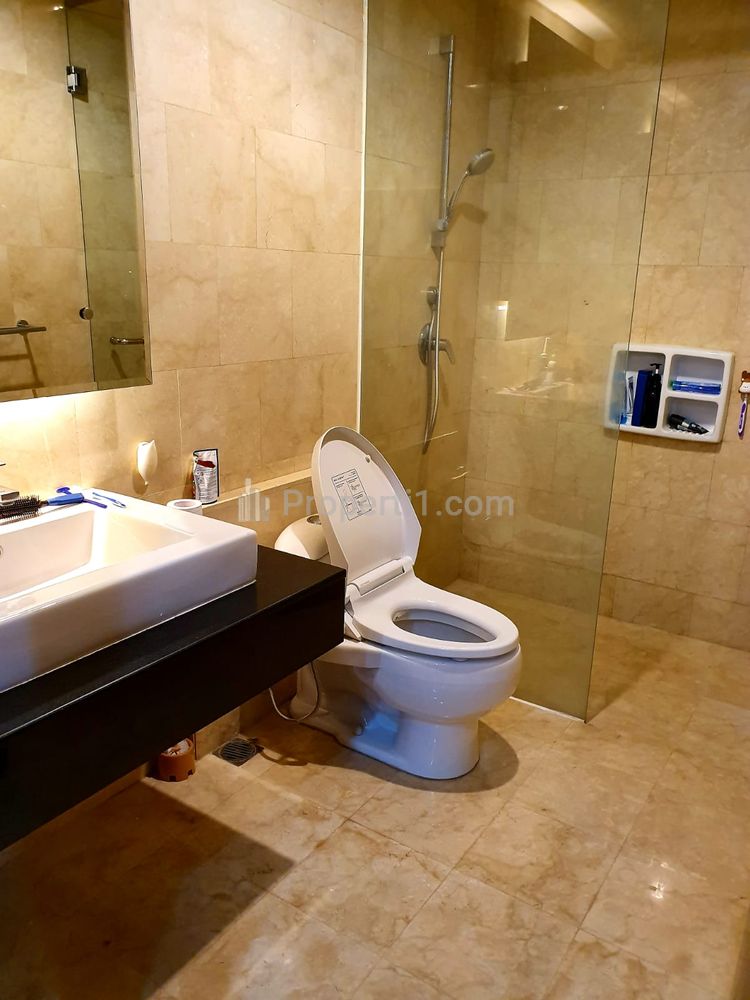 Turun Harga! 90 > 76 Jt !! Sewa Condo 1 BR @Royale Springhill Kemayoran Full Furnished Pool + City View ! Paling Murah di Pasaran!!