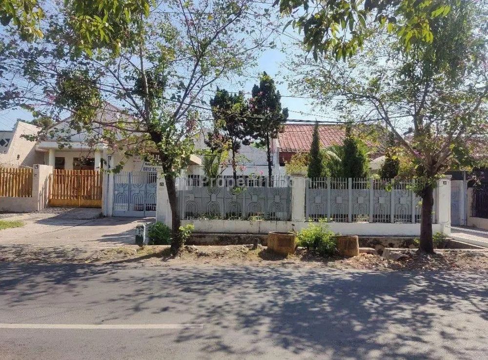 Jual Rumah Lama Sangat Bagus di Kawasan Manyar Kota Surabaya