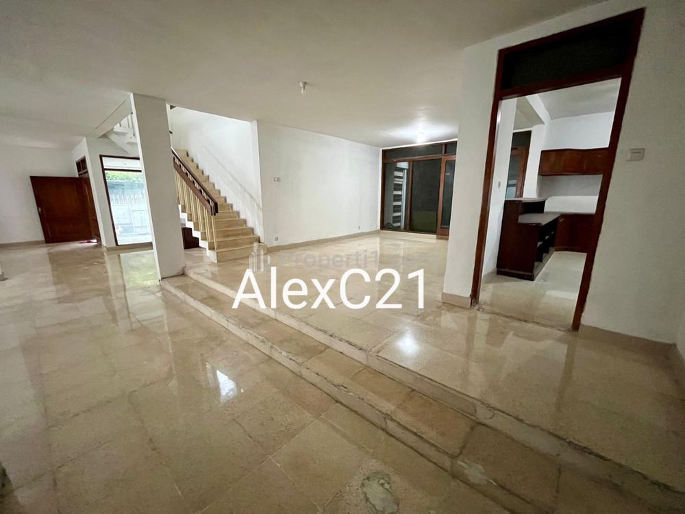 Dijual Rumah Lama di Dharmawangsa, Cipete Utara, Kebayoran Baru, Jakarta Selatan