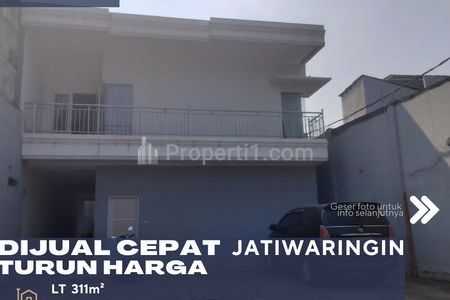 Dijual Rumah Halaman Luas Cocok untuk Office di Daerah Jatiwaringin Bekasi