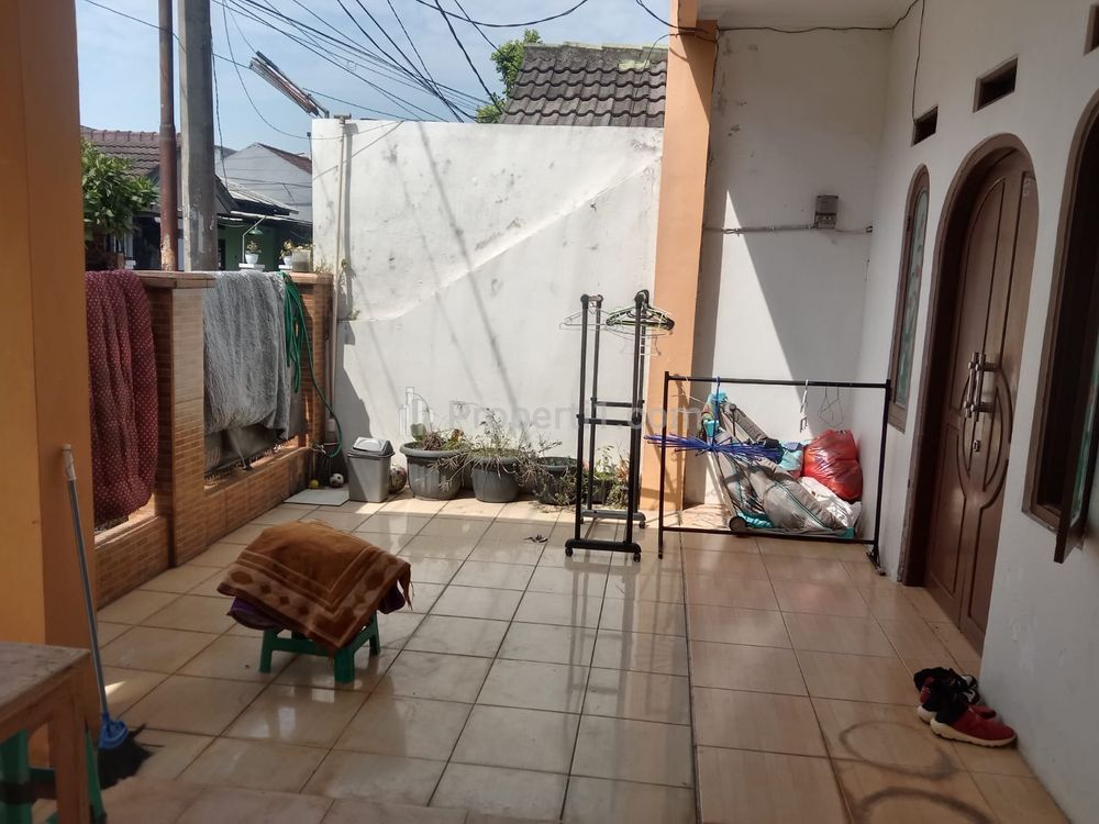 Teras Depan